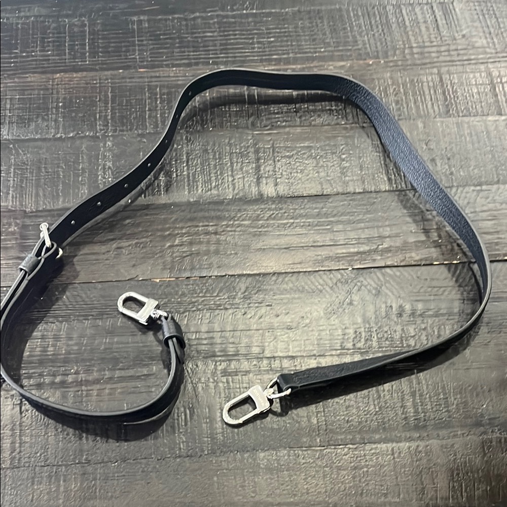 Authentic Louis Vuitton Handbag - Picture 9 of 10